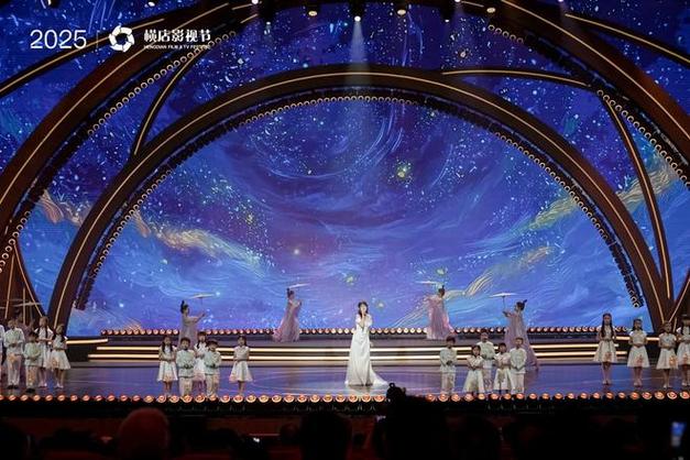 2025文荣奖华彩落幕 光影盛宴背后的影视制作新力量与“姐姐梦工厂”的华丽绽放